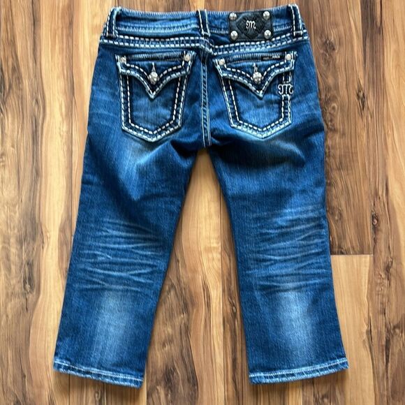 Miss Me Jean Capris - Picture 4 of 11